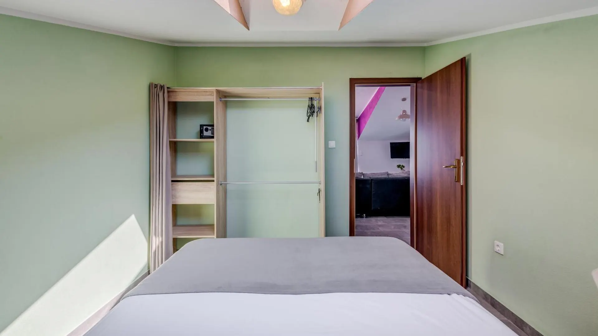 Apartment Ferienwohnung Deepwater House Slatine Kroatien