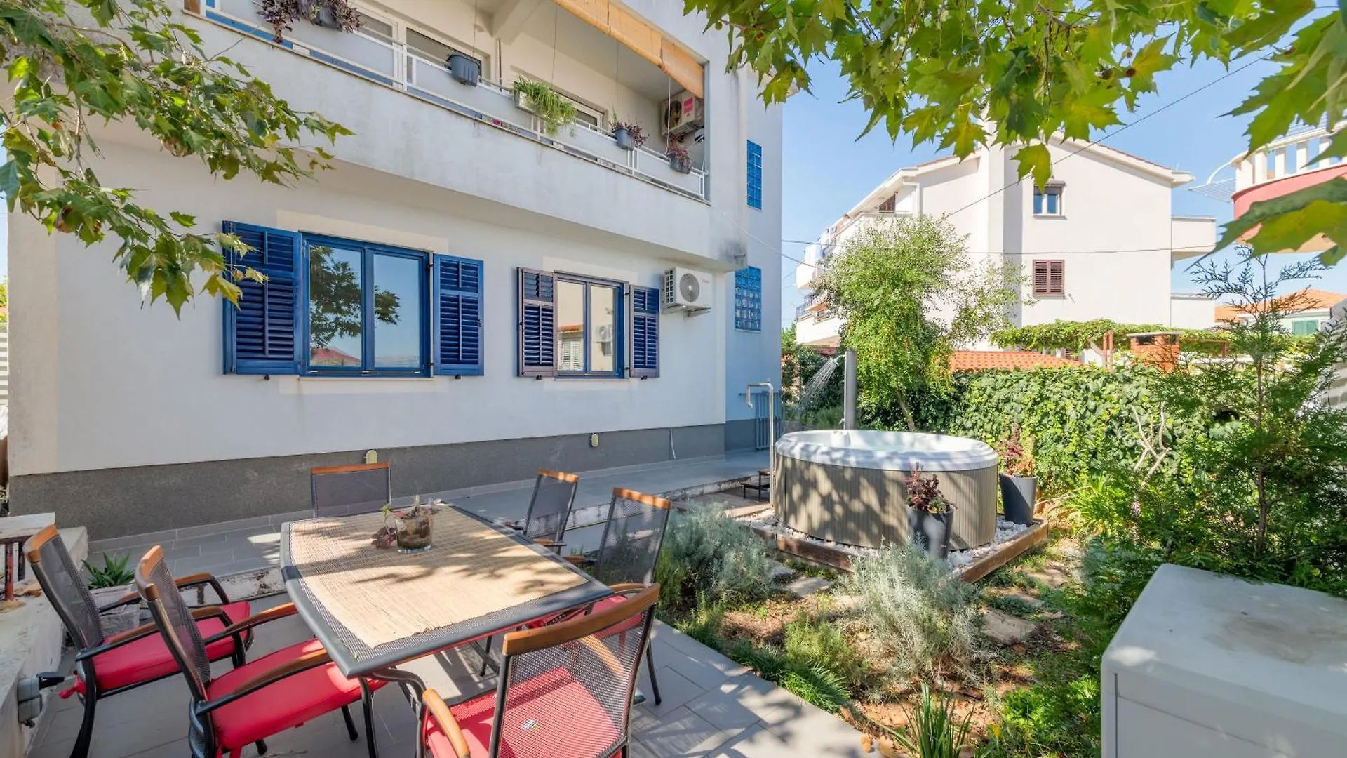 Ferienwohnung Deepwater House Slatine Apartment