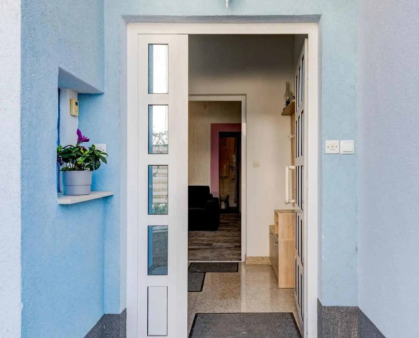Deepwater House Slatine
